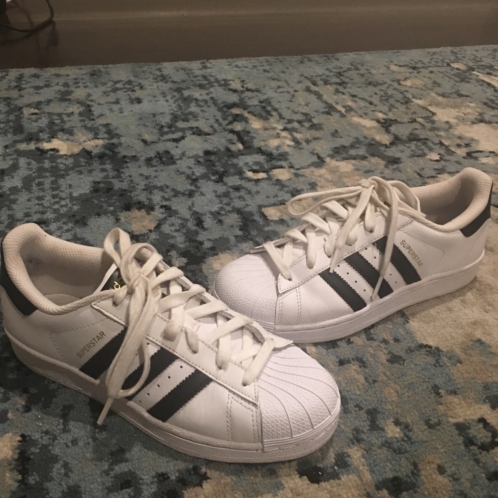 Adidas superstars sz 7